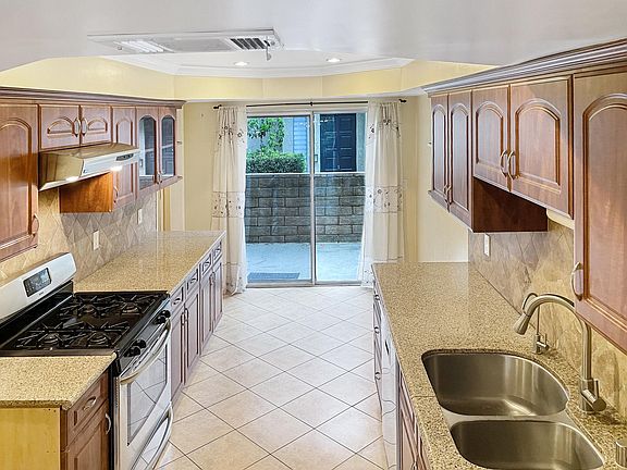 4th image of 2718 Piedmont Ave APT 3