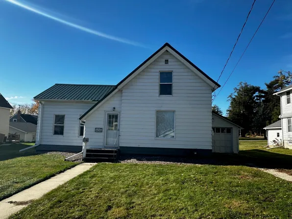 406 2nd St NW #W, Waukon, IA 52172