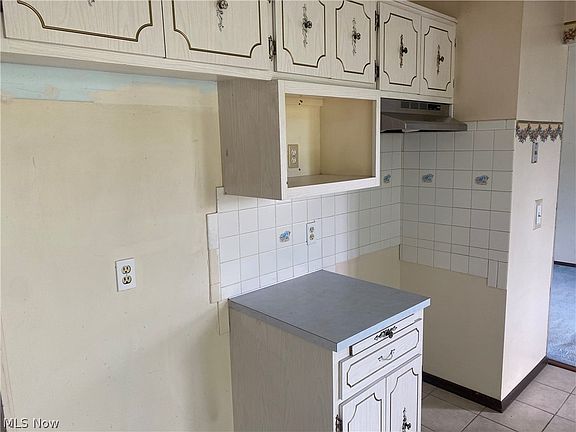 3rd image of 13911 Bennington Blvd