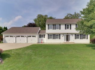16060 Inverrary Ln, Bloomington, IL 61705