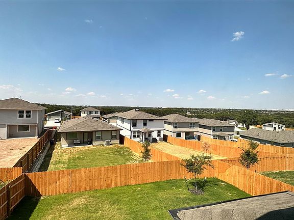 4th image of 2312 Tucker Ln