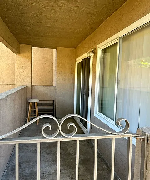 1070 Grape St — Photo 17