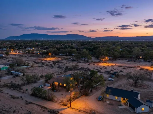 7145 Corlena Ct SW, Albuquerque, NM 87121