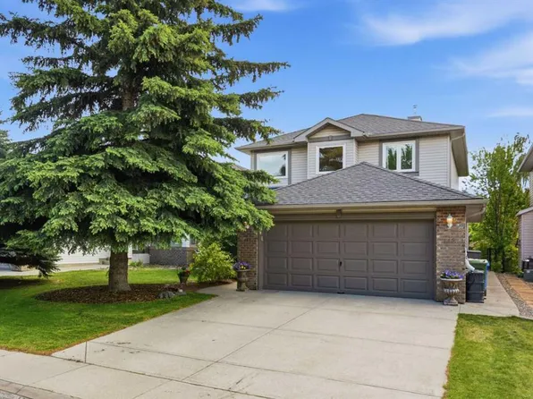 142 N Riverview Cir SE, Calgary, AB T2C 4J9