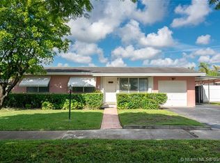 4860 SW 94th Ct, Miami, FL 33165