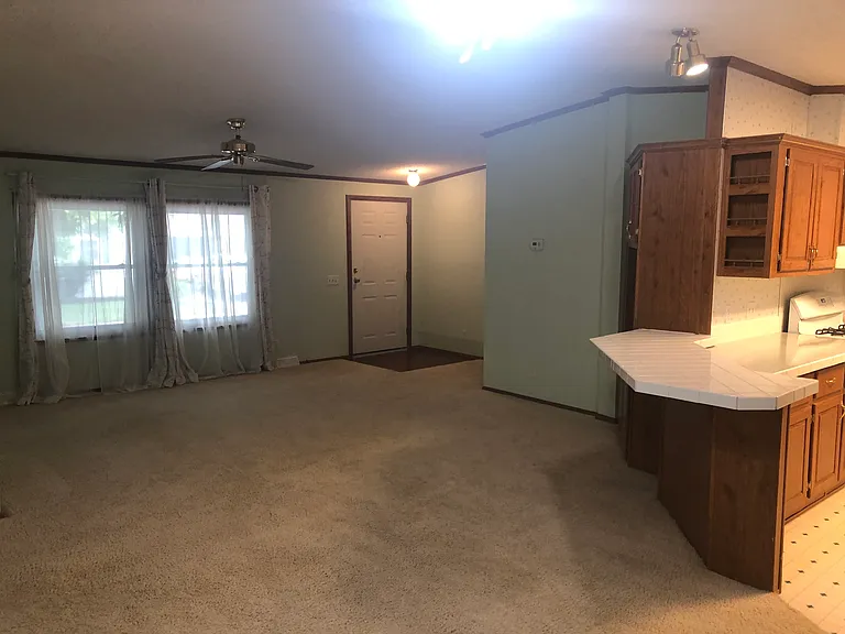404 Crimsom King Cir #404 — Photo 9