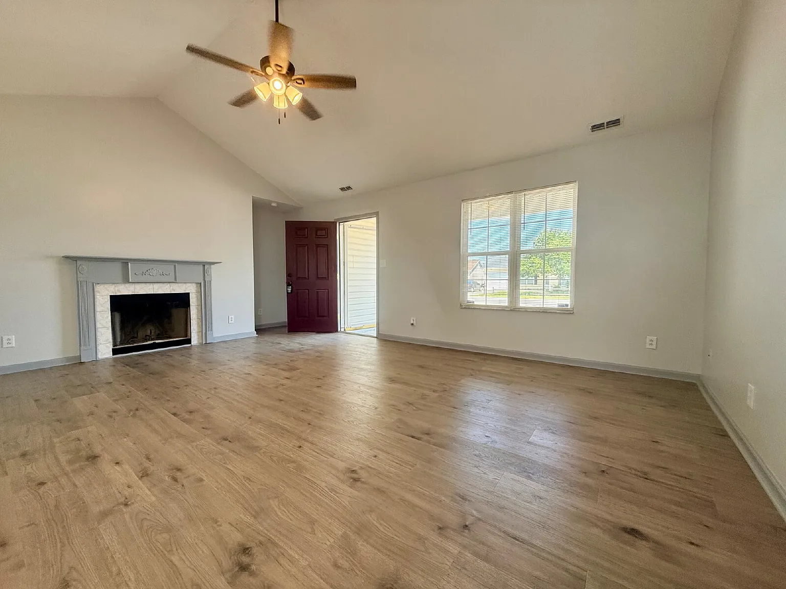 3 bed, 2.0 bath, 1088 sqft, $1,450 — Photo 4