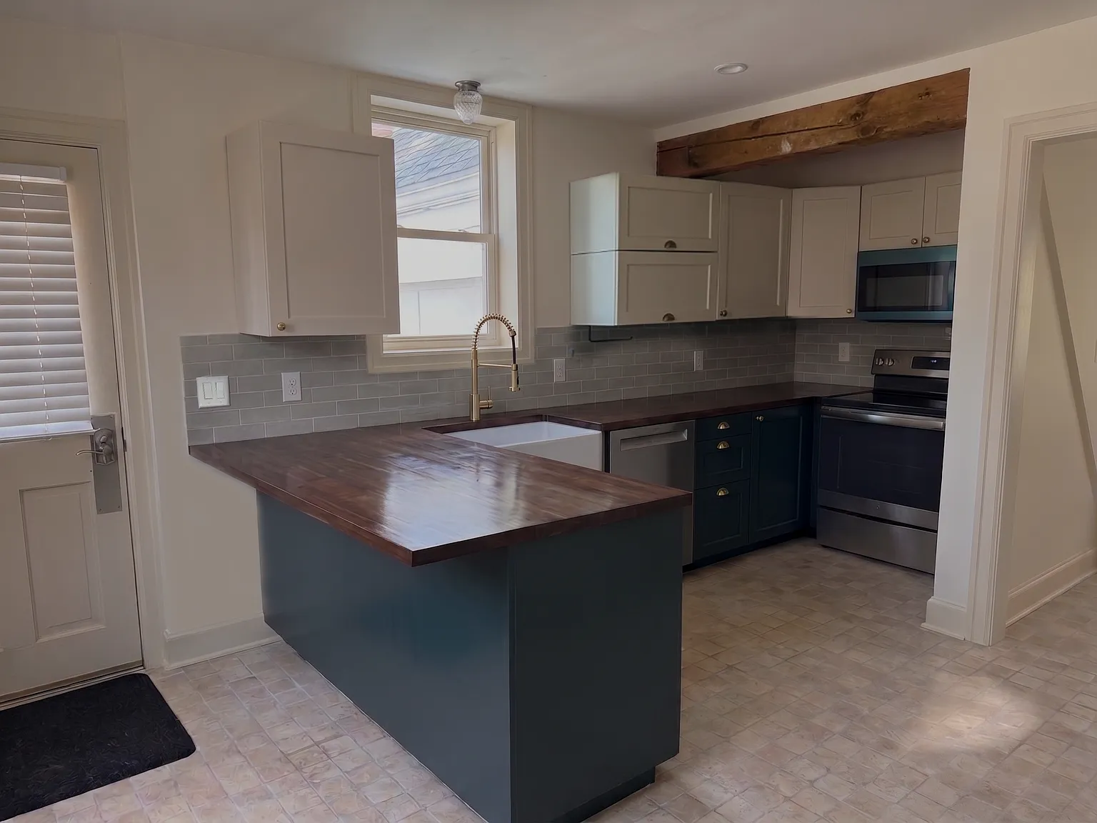 3 bed, 1850 sqft, $1,975 — Photo 4