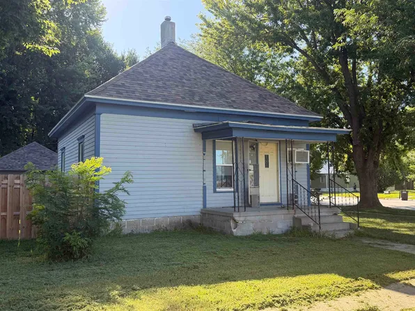206 N 5th St, Loup City, NE 68853