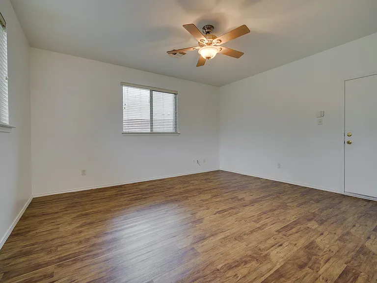 1112 Sundrop Pl — Photo 24