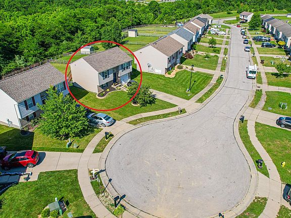 3rd image of 602 Badger Ct