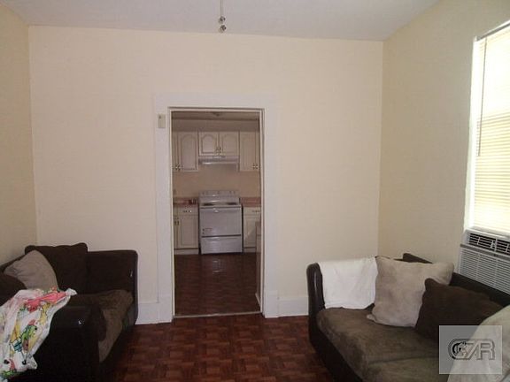 3rd image of 1319 40th St