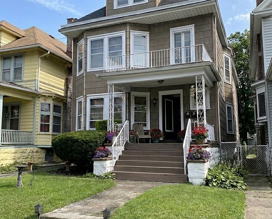 1st image of 126 Oxford Ave #2