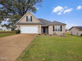 35 N Taylor Dr, Bells, TN 38006