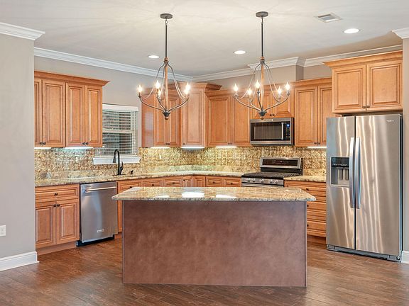 4th image of 6450 Amanda Ct