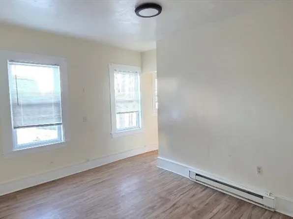 18 Linden St #1, Rockland, MA 02370