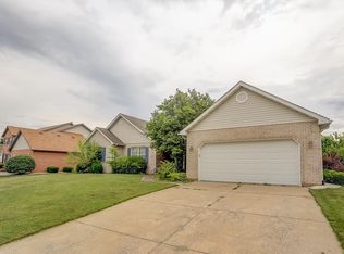 202 Papillon Dr, Swansea, IL 62226