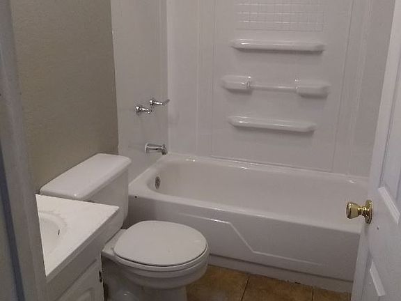 5th image of 318 Siebenman St APT A