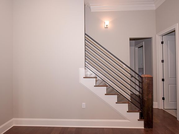5th image of 311 Sylvester Dr