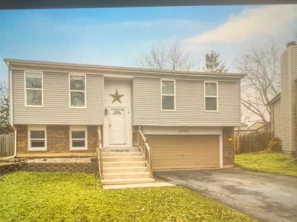 2340 Portsmouth Ct, Aurora, IL 60504