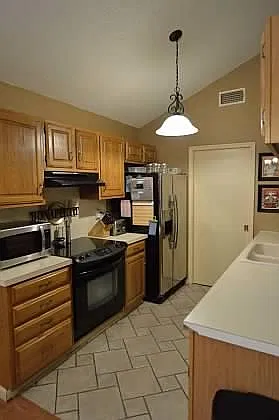 3 bed, 1400 sqft, $1,600 — Photo 4