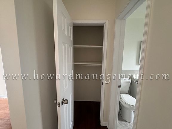 5th image of 1333 Oak St #F