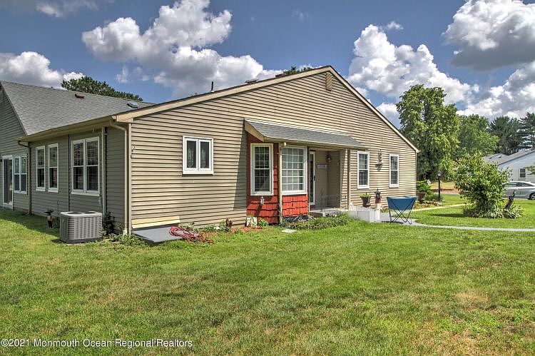 2nd image of 21A Amesbury Rd