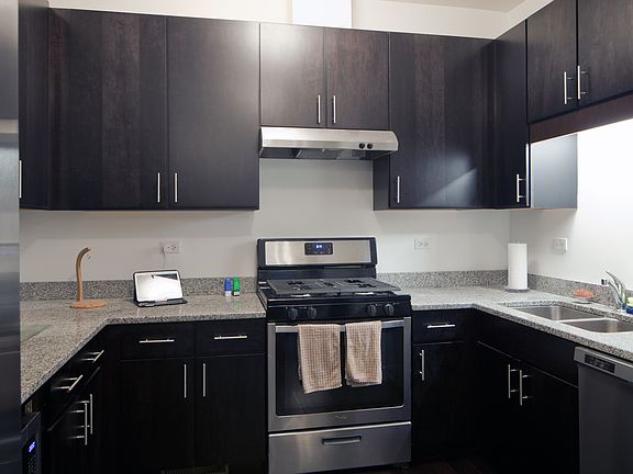 5th image of 6355 N Wayne Ave APT 22