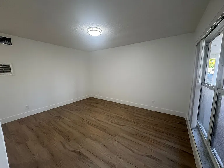2822 Van Buren St — Photo 4