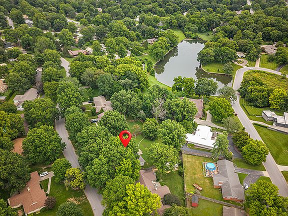 4th image of 2266 S Meadowview Avenue
