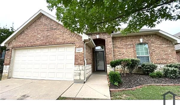 3217 Chesington Dr — Photo 2