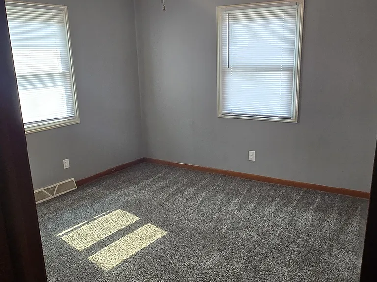 493 Burch St — Photo 3