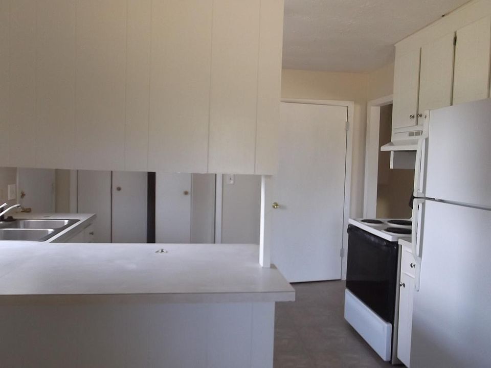 2nd image of 803 W 29th Ter