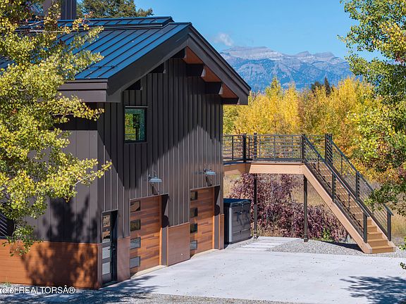 2nd image of 1325 Munger Mountain Rd