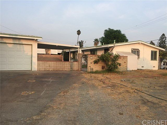 1st image of 13725 Kagel Canyon St