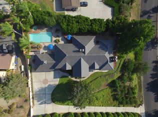 1204 Sugarbush Dr, Vista, CA 92084