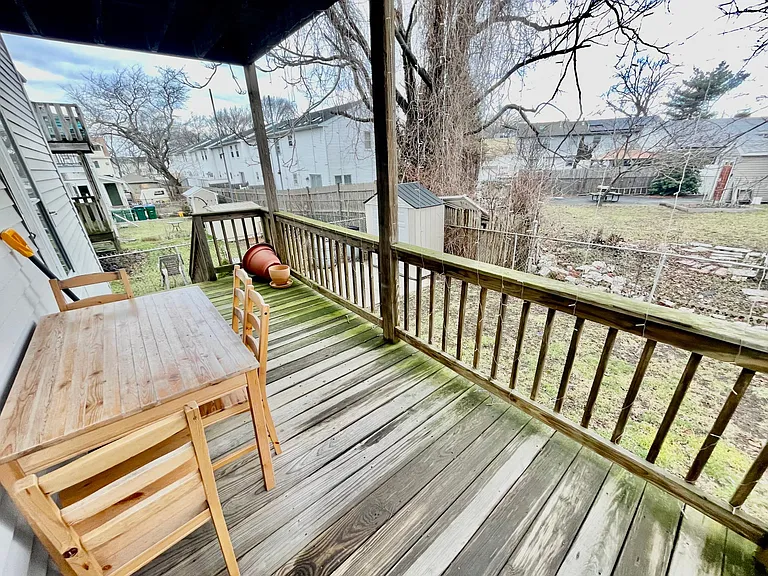 278 Willis Ave — Photo 16