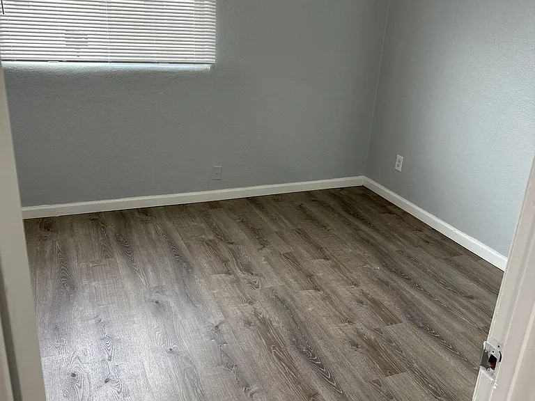 328 Rhode Island St NE — Photo 12