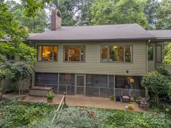 19 Hunting Country Trl, Tryon, NC 28782