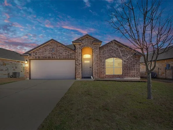 2804 Samson Dr, Lorena, TX 76655
