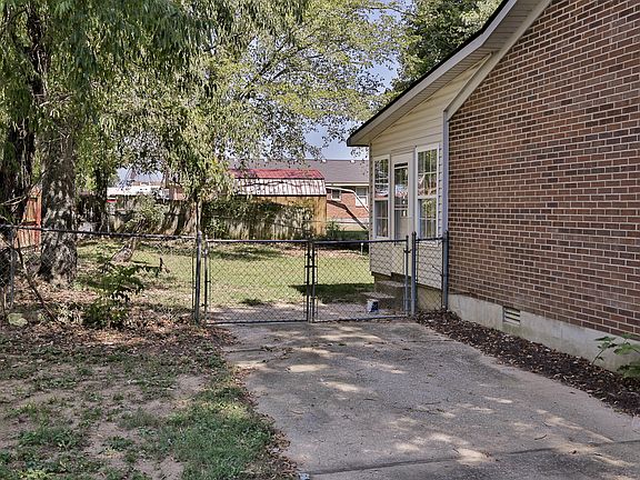 3rd image of 1033 Red Bird Ct