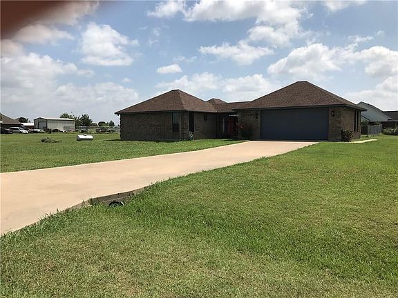 2nd image of 8996 County Road 4116