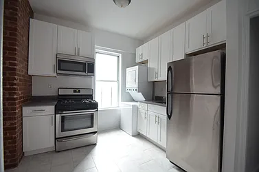 Rented by CITY SKYLINE REALTY INC