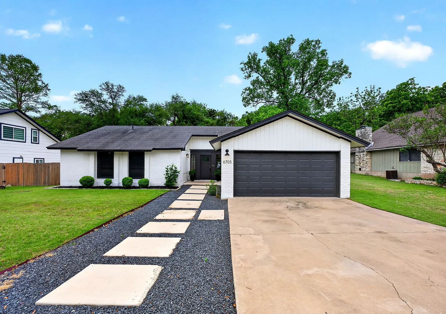 3 Bedroom 2 Bathroom Austin Home: Oak Forest Subdivision — Photo 1