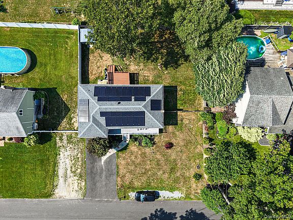 3rd image of 51 Hampton Avenue