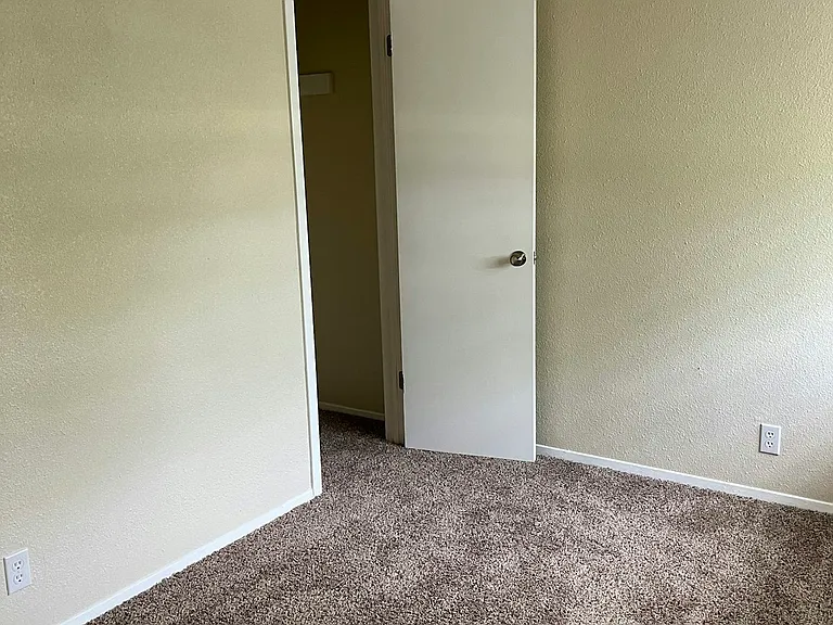 817 Betsy Ross Dr #A — Photo 17
