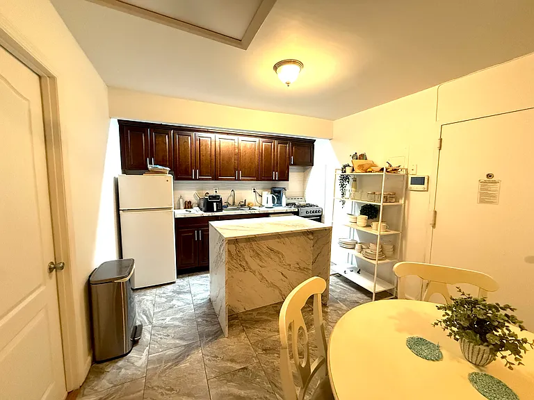 237 E 2nd St #3B — Photo 2