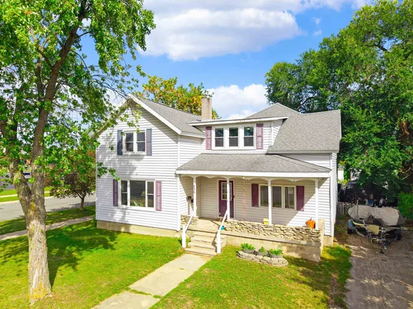 836 Main St, Marinette, WI 54143