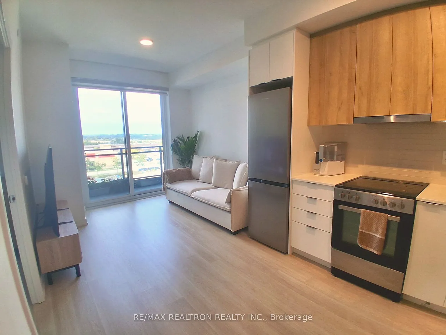 1 bed, $2,000 — Photo 3