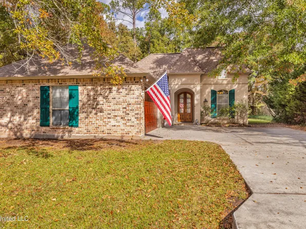 796 Hapuna Pl, Diamondhead, MS 39525